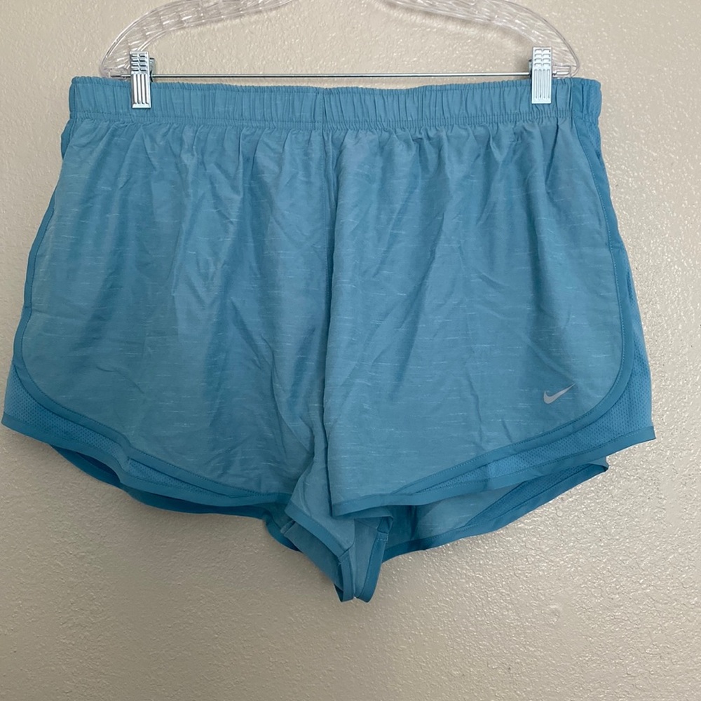Nike Women’s Standard Fit Plus Size Short 2X